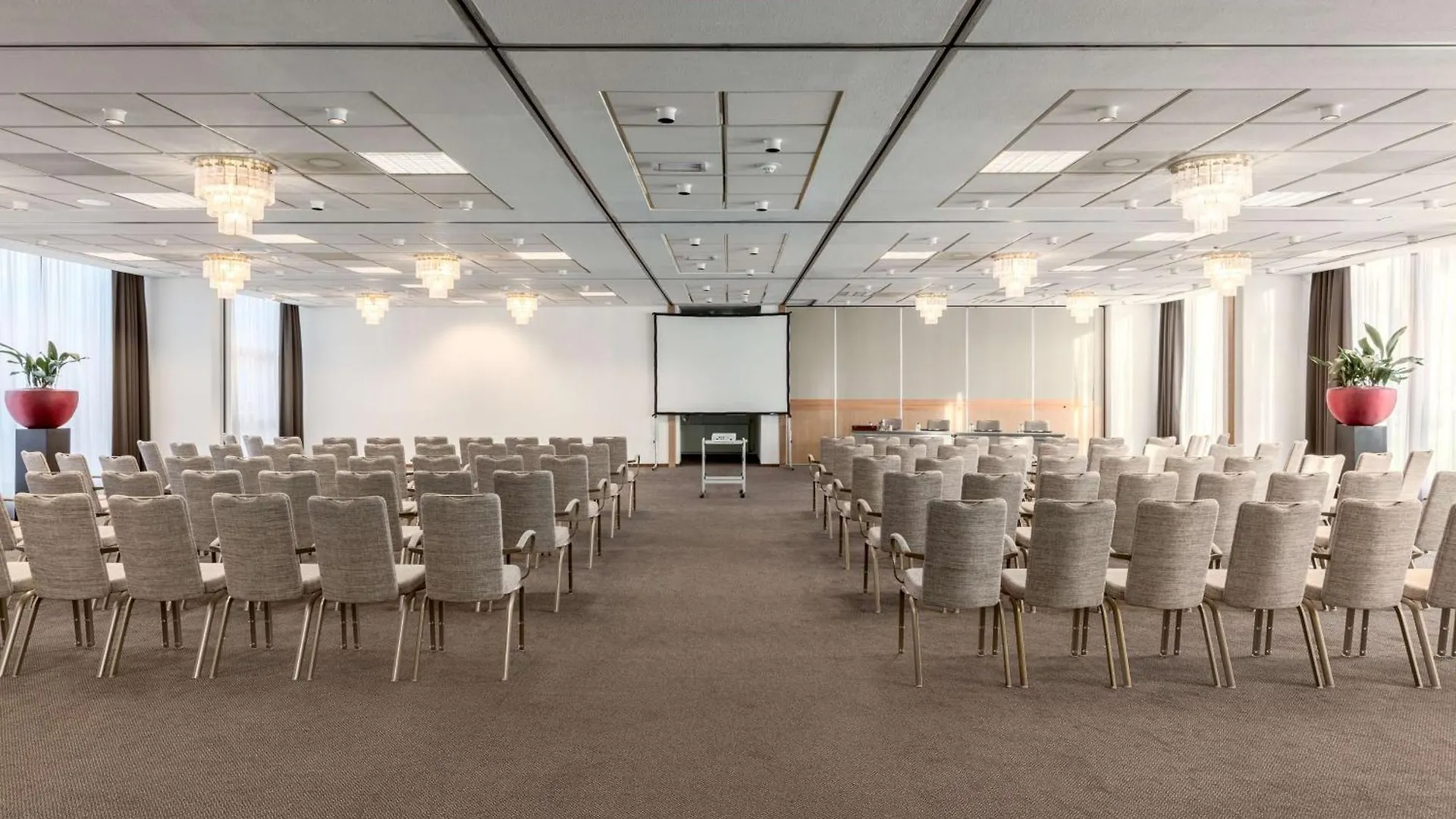 Hotel NH Maastricht 4*,  Niederlande
