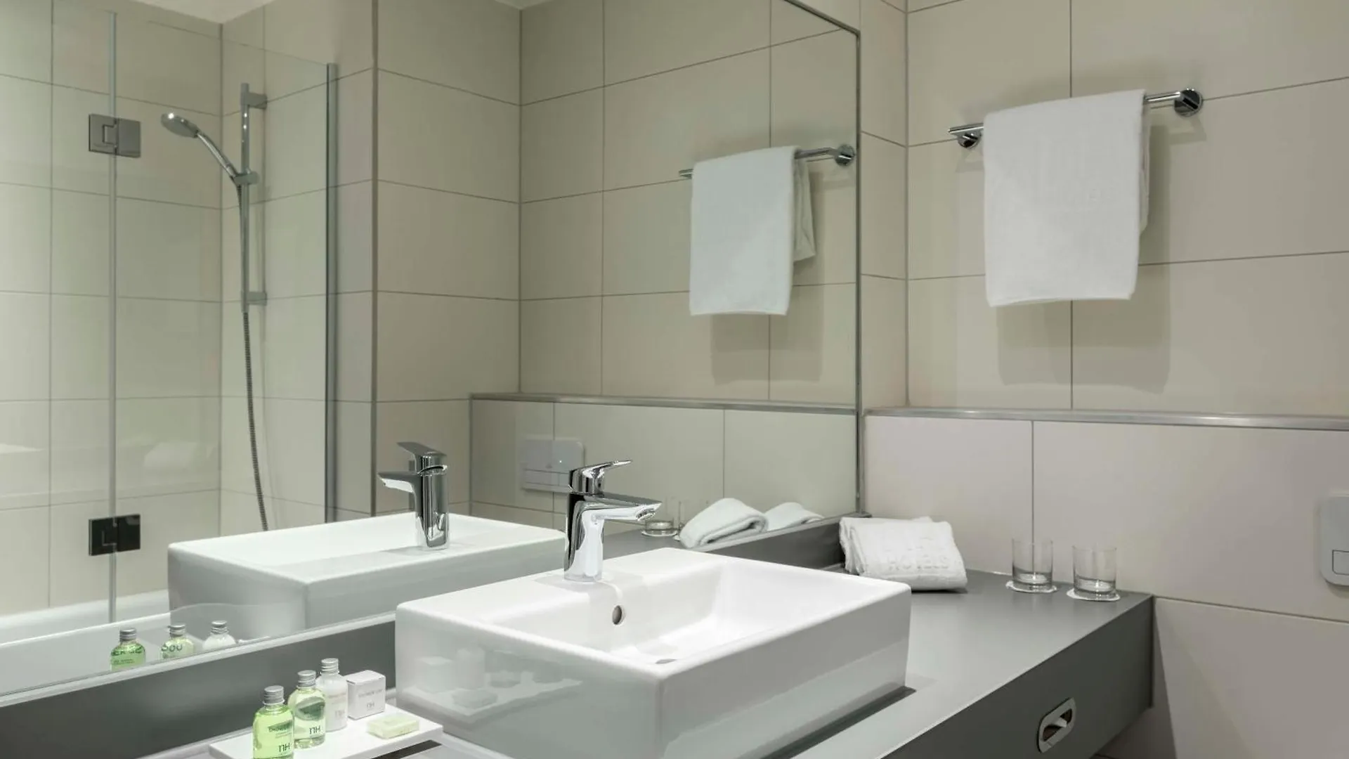 Hotel NH Maastricht 4*,